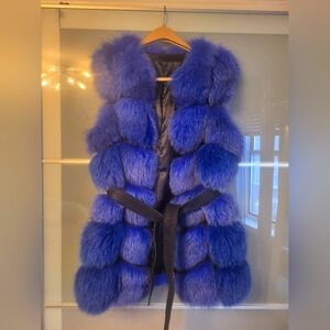 Real Fox fur vest with belt , blue color, size medium